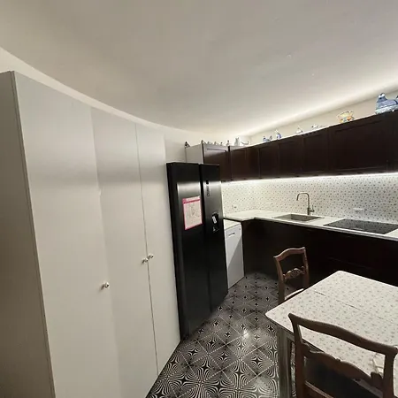 Pm 48 Viale Ugo Foscolo *